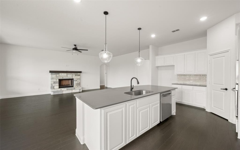 317 Bowrider Lane, Granbury, TX 76049, 3 Bedrooms Bedrooms, ,2 BathroomsBathrooms,Residential,For Sale,317 Bowrider Lane,20837486