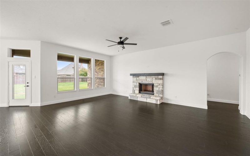 317 Bowrider Lane, Granbury, TX 76049, 3 Bedrooms Bedrooms, ,2 BathroomsBathrooms,Residential,For Sale,317 Bowrider Lane,20837486