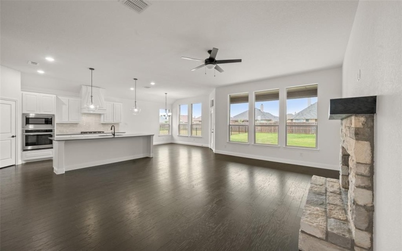 317 Bowrider Lane, Granbury, TX 76049, 3 Bedrooms Bedrooms, ,2 BathroomsBathrooms,Residential,For Sale,317 Bowrider Lane,20837486