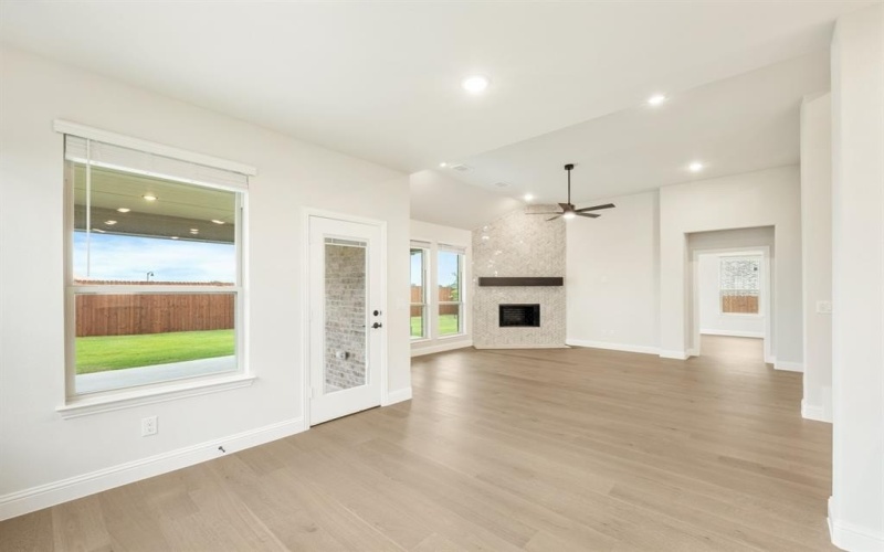 541 Holiday Avenue, Waxahachie, TX 75165, 4 Bedrooms Bedrooms, ,3 BathroomsBathrooms,Residential,For Sale,541 Holiday Avenue,20840839