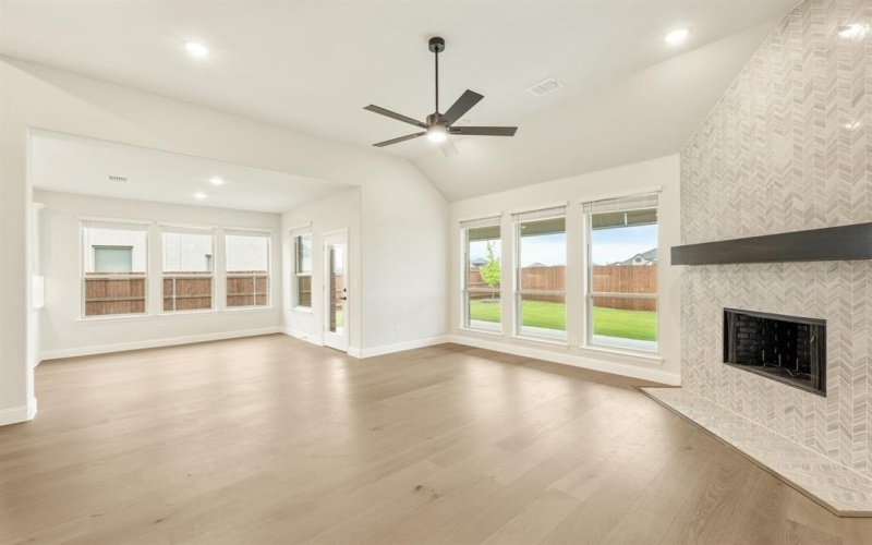 541 Holiday Avenue, Waxahachie, TX 75165, 4 Bedrooms Bedrooms, ,3 BathroomsBathrooms,Residential,For Sale,541 Holiday Avenue,20840839