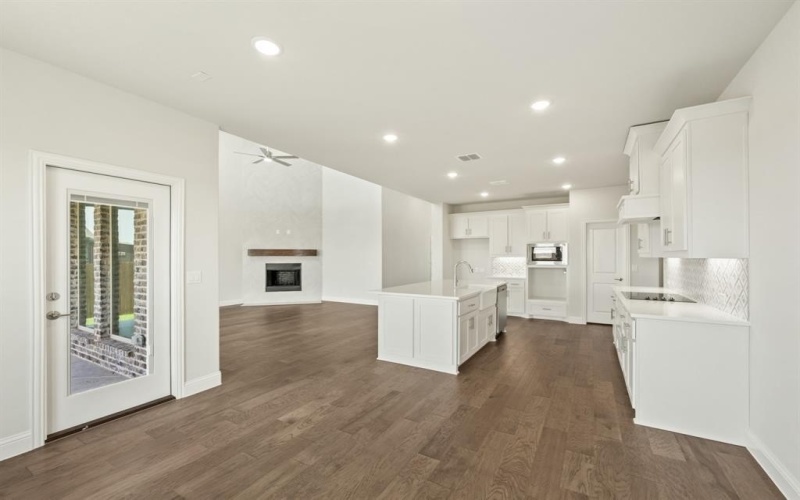 545 Holiday Avenue, Waxahachie, TX 75165, 5 Bedrooms Bedrooms, ,5 BathroomsBathrooms,Residential,For Sale,545 Holiday Avenue,20840914