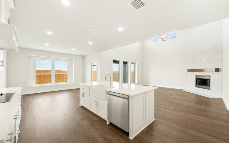 545 Holiday Avenue, Waxahachie, TX 75165, 5 Bedrooms Bedrooms, ,5 BathroomsBathrooms,Residential,For Sale,545 Holiday Avenue,20840914
