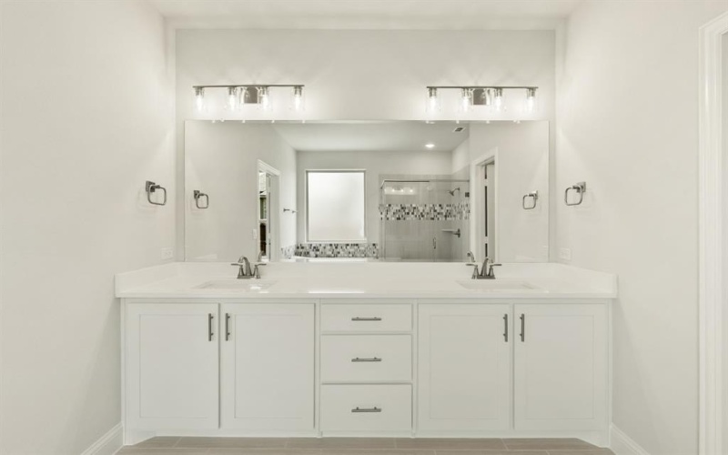 545 Holiday Avenue, Waxahachie, TX 75165, 5 Bedrooms Bedrooms, ,5 BathroomsBathrooms,Residential,For Sale,545 Holiday Avenue,20840914