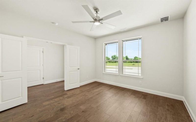 545 Holiday Avenue, Waxahachie, TX 75165, 5 Bedrooms Bedrooms, ,5 BathroomsBathrooms,Residential,For Sale,545 Holiday Avenue,20840914