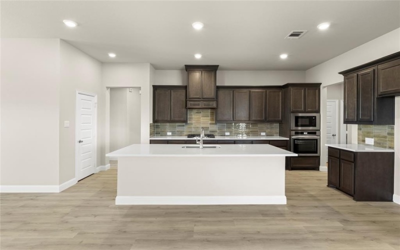 539 San Angelo, Forney, TX 75126, 4 Habitaciones Habitaciones , ,3 BañosBaños,Residential,En Venta,539 San Angelo,20842281
