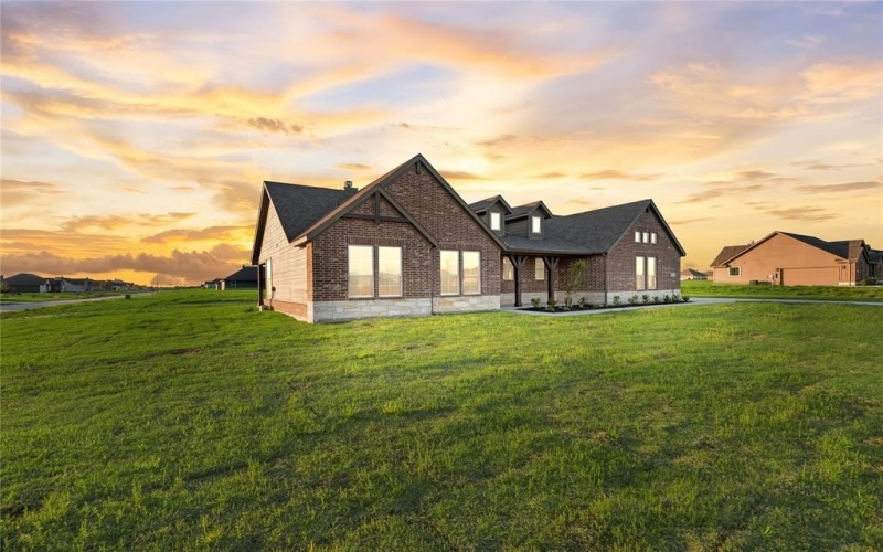 3114 White Oak Road, Oak Ridge, TX 75161, 4 Bedrooms Bedrooms, ,2 BathroomsBathrooms,Residential,For Sale,3114 White Oak Road,20842315