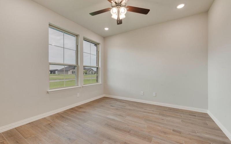 3105 White Oak Road, Oak Ridge, TX 75161, 3 Bedrooms Bedrooms, ,2 BathroomsBathrooms,Residential,For Sale,3105 White Oak Road,20842328