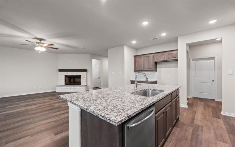 3103 White Oak Road, Oak Ridge, TX 75161, 4 Bedrooms Bedrooms, ,2 BathroomsBathrooms,Residential,For Sale,3103 White Oak Road,20842334
