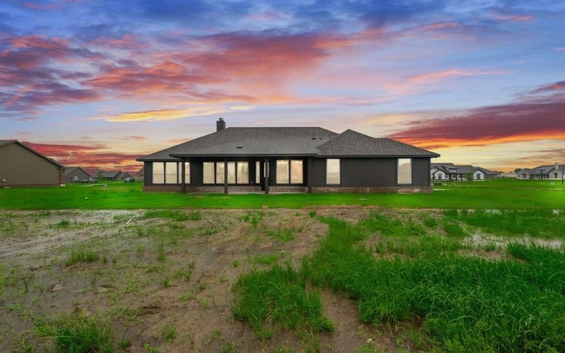 3103 White Oak Road, Oak Ridge, TX 75161, 4 Bedrooms Bedrooms, ,2 BathroomsBathrooms,Residential,For Sale,3103 White Oak Road,20842334