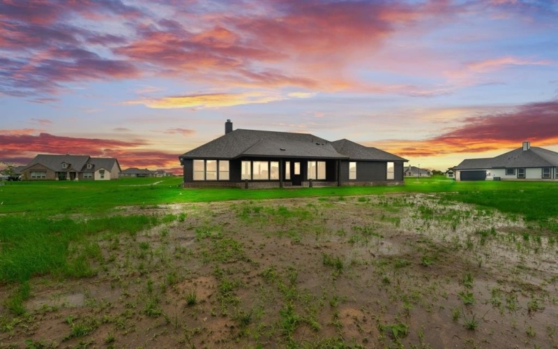3103 White Oak Road, Oak Ridge, TX 75161, 4 Bedrooms Bedrooms, ,2 BathroomsBathrooms,Residential,For Sale,3103 White Oak Road,20842334