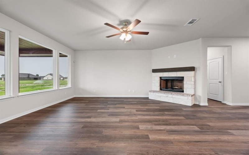 3103 White Oak Road, Oak Ridge, TX 75161, 4 Bedrooms Bedrooms, ,2 BathroomsBathrooms,Residential,For Sale,3103 White Oak Road,20842334