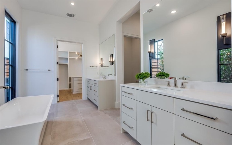 7706 Chatsworth Place, Dallas, TX 75230, 4 Habitaciones Habitaciones , ,5 BañosBaños,Residential,En Venta,7706 Chatsworth Place,20843214