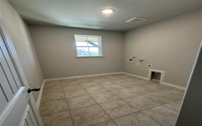 5 Louis Road, Sherman, TX 75090, 4 Habitaciones Habitaciones , ,2 BañosBaños,Residential,En Venta,5 Louis Road,20843377