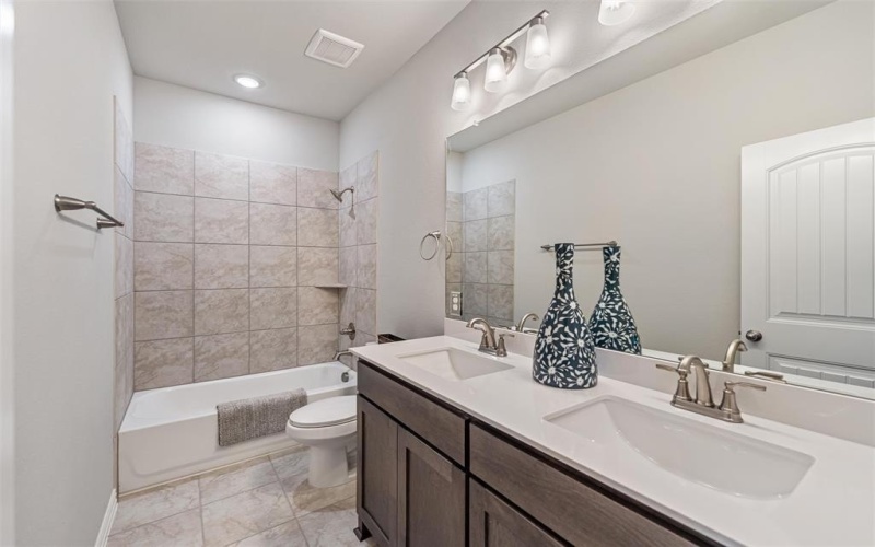 5 Louis Road, Sherman, TX 75090, 4 Habitaciones Habitaciones , ,2 BañosBaños,Residential,En Venta,5 Louis Road,0,20843377