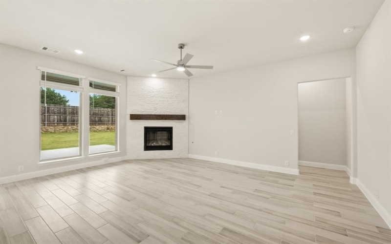 3413 Nightingale Lane, Midlothian, TX 76065, 4 Bedrooms Bedrooms, ,3 BathroomsBathrooms,Residential,For Sale,3413 Nightingale Lane,20843983