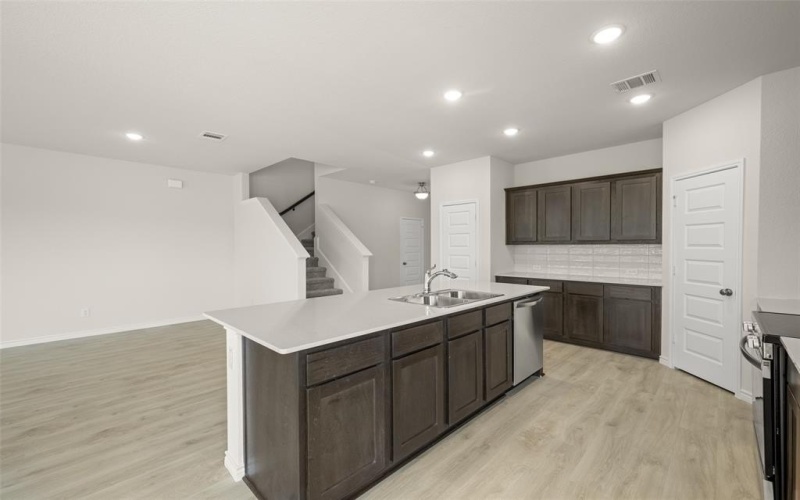 401-403 Saddle Lane, Denton, TX 76205, 8 Bedrooms Bedrooms, ,5 BathroomsBathrooms,Residential Multi Family,For Sale,401-403 Saddle Lane,0,20844049