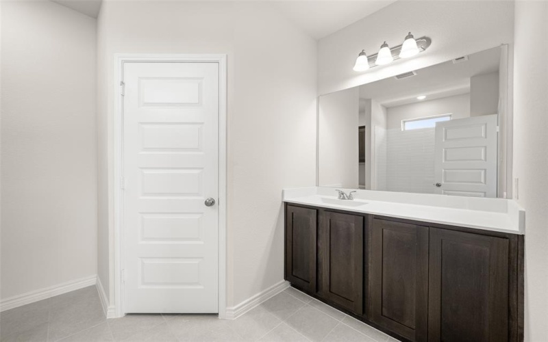 401-403 Saddle Lane, Denton, TX 76205, 8 Bedrooms Bedrooms, ,5 BathroomsBathrooms,Residential Multi Family,For Sale,401-403 Saddle Lane,0,20844049