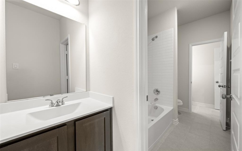 401-403 Saddle Lane, Denton, TX 76205, 8 Bedrooms Bedrooms, ,5 BathroomsBathrooms,Residential Multi Family,For Sale,401-403 Saddle Lane,0,20844049
