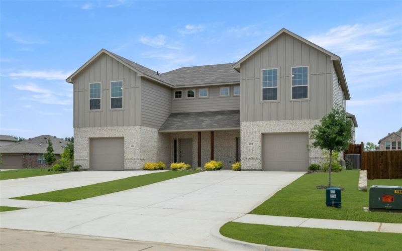 401-403 Saddle Lane, Denton, TX 76205, 8 Bedrooms Bedrooms, ,5 BathroomsBathrooms,Residential Multi Family,For Sale,401-403 Saddle Lane,0,20844049