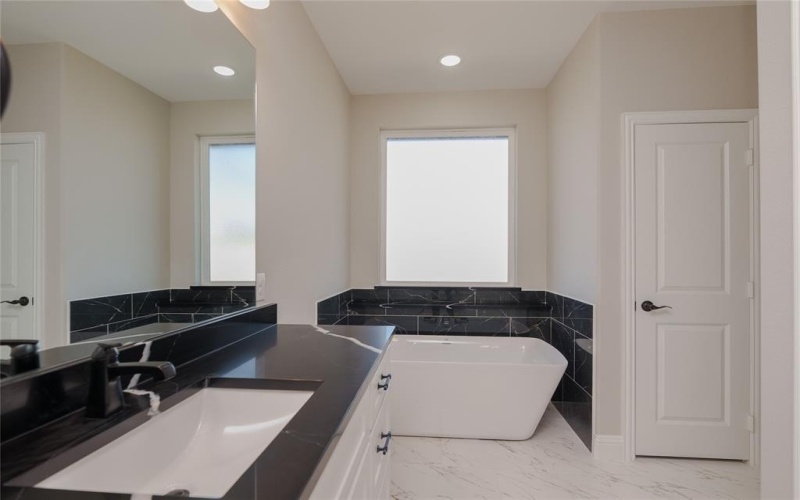 178 Fm 371, Gainesville, TX 76240, 4 Bedrooms Bedrooms, ,3 BathroomsBathrooms,Residential,For Sale,178 Fm 371,20847271