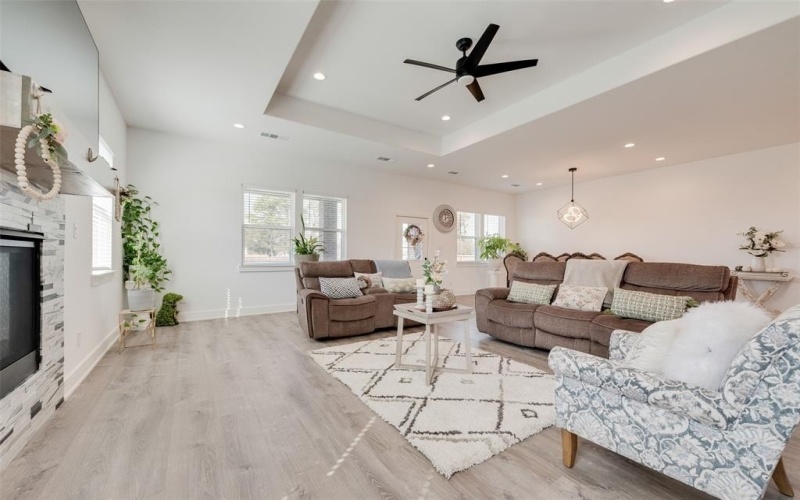 327 Lovers Lane, Terrell, TX 75160, 4 Habitaciones Habitaciones , ,3 BañosBaños,Residential,En Venta,327 Lovers Lane,20844827