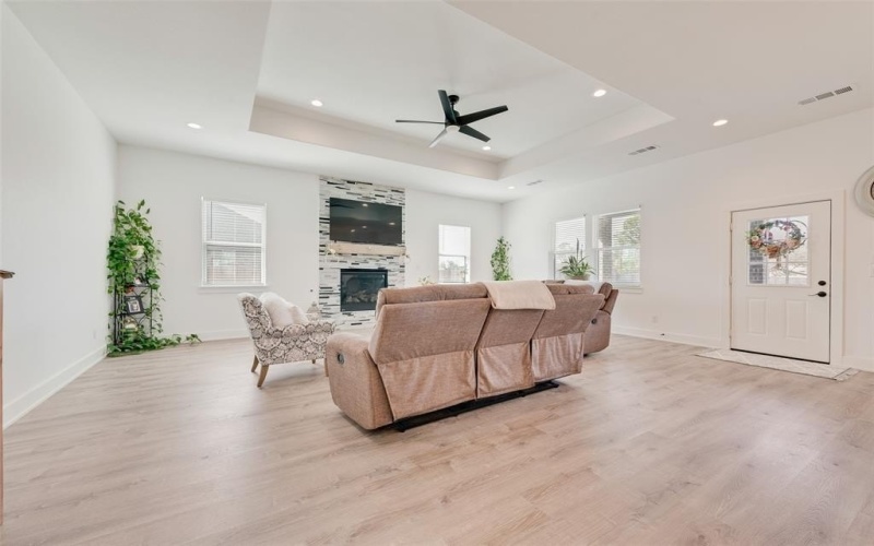 327 Lovers Lane, Terrell, TX 75160, 4 Habitaciones Habitaciones , ,3 BañosBaños,Residential,En Venta,327 Lovers Lane,20844827