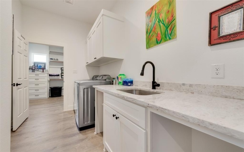 327 Lovers Lane, Terrell, TX 75160, 4 Habitaciones Habitaciones , ,3 BañosBaños,Residential,En Venta,327 Lovers Lane,20844827
