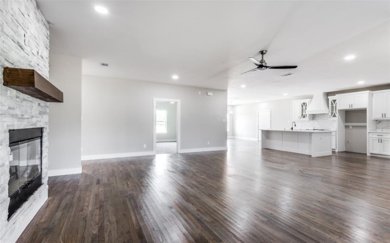 1218 Lynn Way, Waxahachie, TX 75165, 4 Bedrooms Bedrooms, ,2 BathroomsBathrooms,Residential,For Sale,1218 Lynn Way,20847447