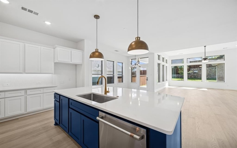 2033 Rolling Oaks Drive, Fort Worth, TX 76008, 4 Habitaciones Habitaciones , ,3 BañosBaños,Residential,En Venta,2033 Rolling Oaks Drive,20845022
