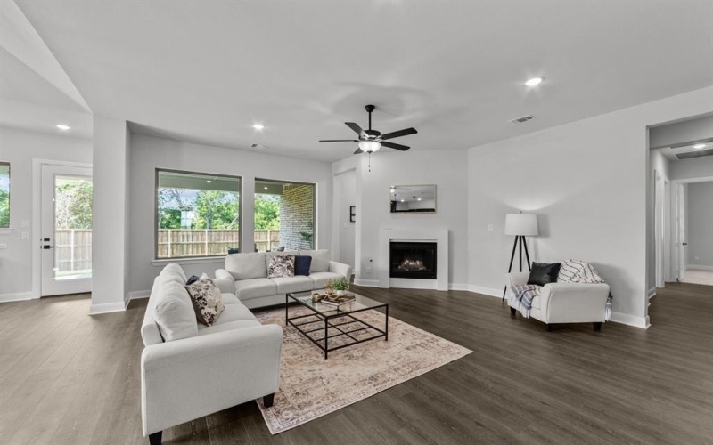 2805 Long Trail, Mansfield, TX 76063, 4 Bedrooms Bedrooms, ,3 BathroomsBathrooms,Residential,For Sale,2805 Long Trail,20847971