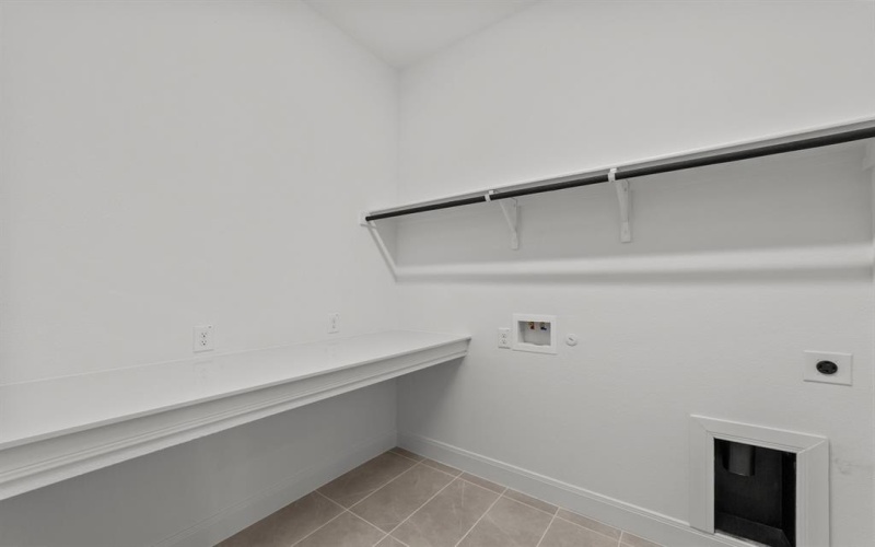 2806 Neidman Drive, Mansfield, TX 76063, 4 Bedrooms Bedrooms, ,3 BathroomsBathrooms,Residential,For Sale,2806 Neidman Drive,20845211