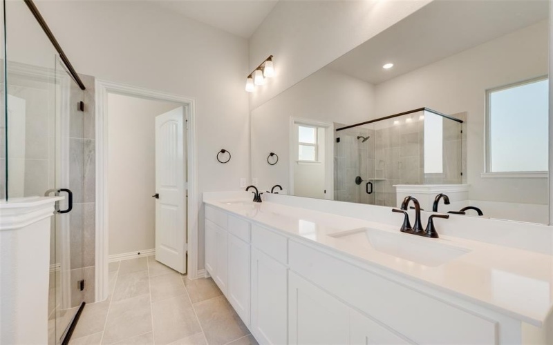 1590 County Road 200, Valley View, TX 76272, 5 Bedrooms Bedrooms, ,5 BathroomsBathrooms,Residential,For Sale,1590 County Road 200,20846121