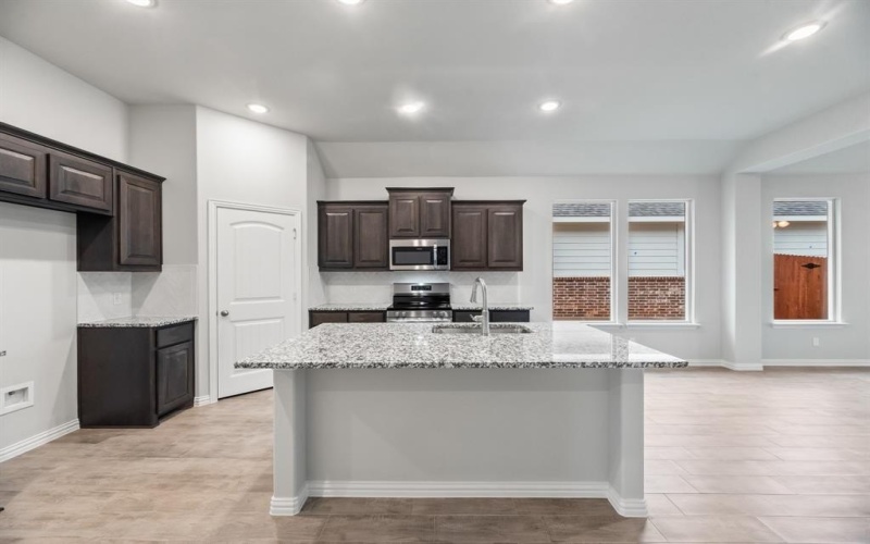 1237 Comal Lane, Springtown, TX 76082, 4 Bedrooms Bedrooms, ,2 BathroomsBathrooms,Residential,For Sale,1237 Comal Lane,20846177