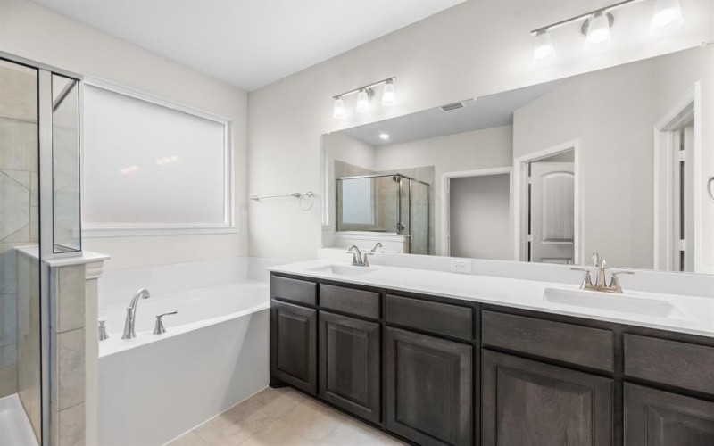 1237 Comal Lane, Springtown, TX 76082, 4 Bedrooms Bedrooms, ,2 BathroomsBathrooms,Residential,For Sale,1237 Comal Lane,20846177