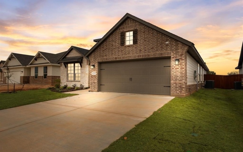 1237 Comal Lane, Springtown, TX 76082, 4 Bedrooms Bedrooms, ,2 BathroomsBathrooms,Residential,For Sale,1237 Comal Lane,20846177