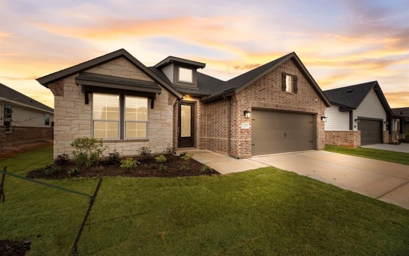 1237 Comal Lane, Springtown, TX 76082, 4 Bedrooms Bedrooms, ,2 BathroomsBathrooms,Residential,For Sale,1237 Comal Lane,20846177