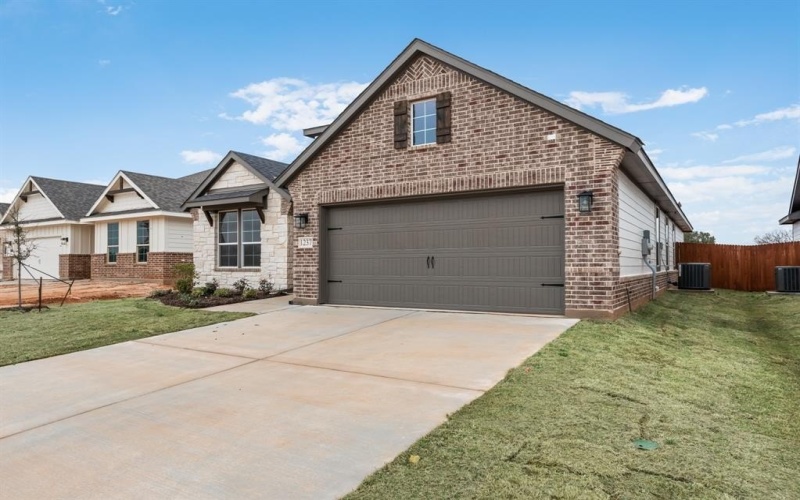 1237 Comal Lane, Springtown, TX 76082, 4 Bedrooms Bedrooms, ,2 BathroomsBathrooms,Residential,For Sale,1237 Comal Lane,20846177