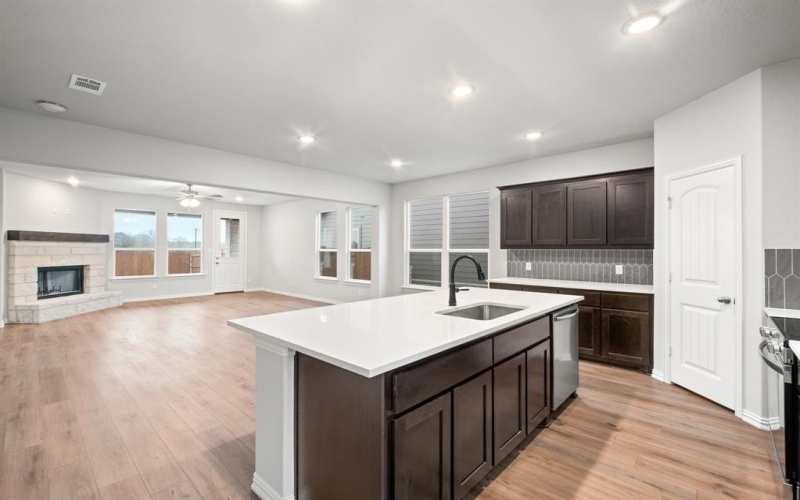 1241 Comal Lane, Springtown, TX 76082, 4 Bedrooms Bedrooms, ,2 BathroomsBathrooms,Residential,For Sale,1241 Comal Lane,20846181
