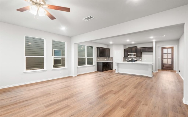 1241 Comal Lane, Springtown, TX 76082, 4 Bedrooms Bedrooms, ,2 BathroomsBathrooms,Residential,For Sale,1241 Comal Lane,20846181