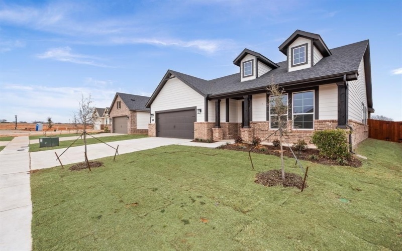 1241 Comal Lane, Springtown, TX 76082, 4 Bedrooms Bedrooms, ,2 BathroomsBathrooms,Residential,For Sale,1241 Comal Lane,20846181