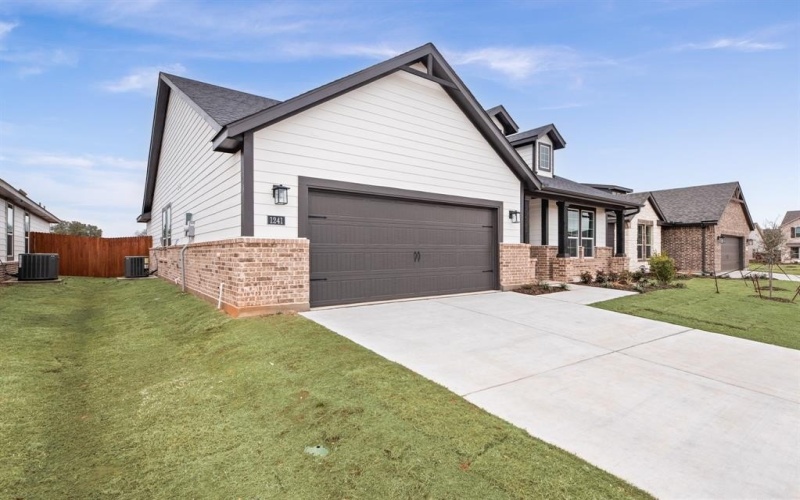 1241 Comal Lane, Springtown, TX 76082, 4 Bedrooms Bedrooms, ,2 BathroomsBathrooms,Residential,For Sale,1241 Comal Lane,20846181