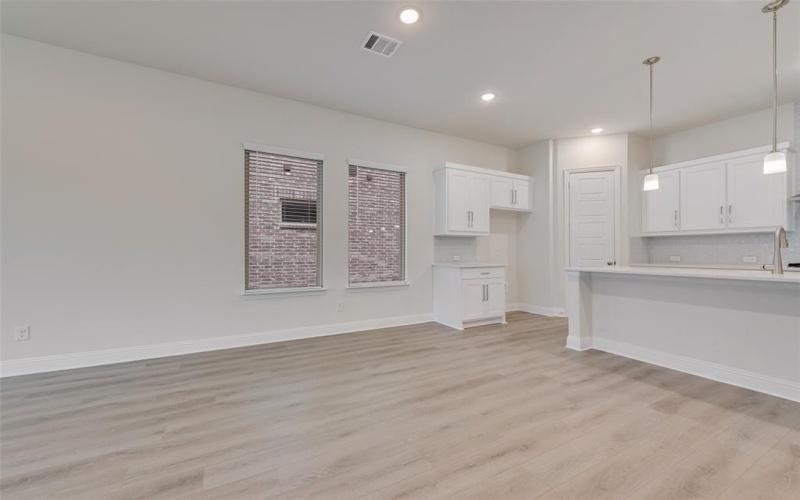 7116 Manhattan Drive, Rowlett, TX 75088, 3 Bedrooms Bedrooms, ,2 BathroomsBathrooms,Residential,For Sale,7116 Manhattan Drive,20846343