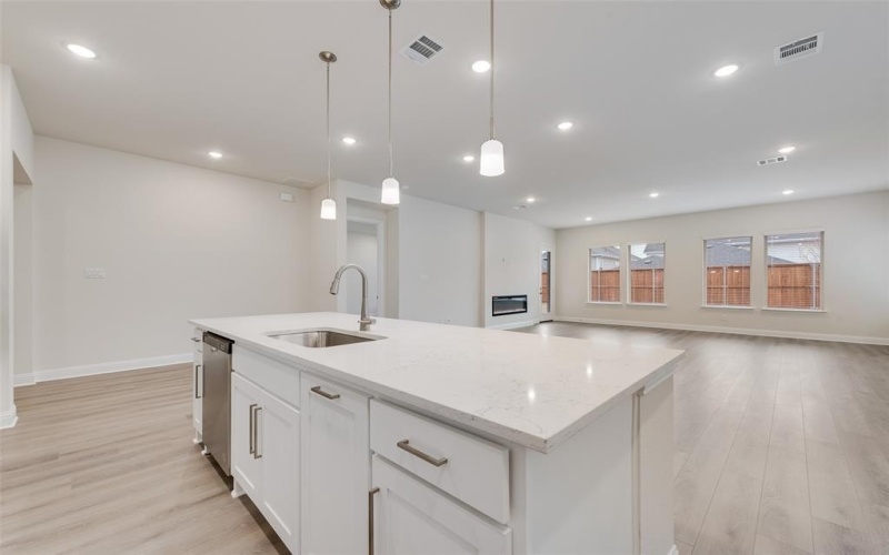 7116 Manhattan Drive, Rowlett, TX 75088, 3 Bedrooms Bedrooms, ,2 BathroomsBathrooms,Residential,For Sale,7116 Manhattan Drive,20846343