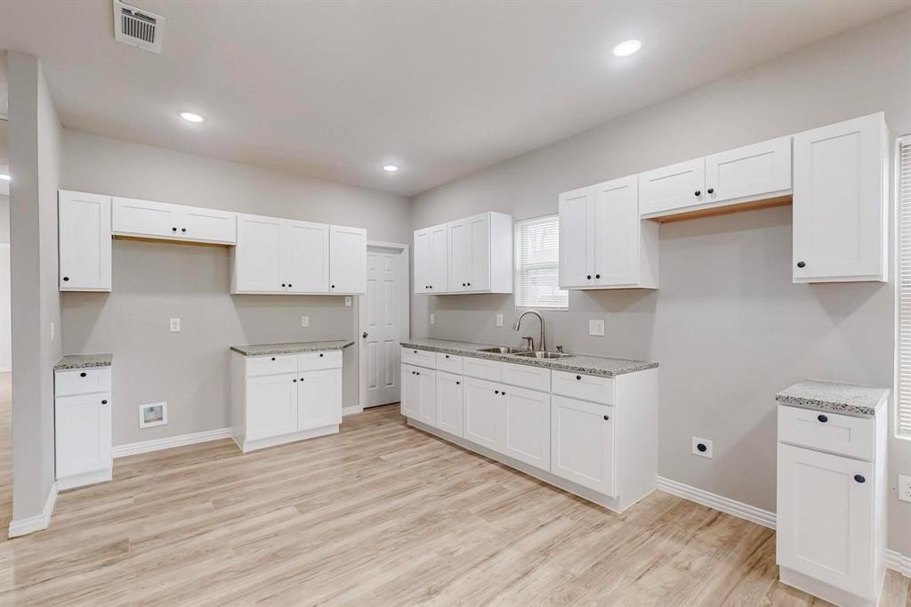 10323 Tamworth Drive, Dallas, TX 75217, 4 Bedrooms Bedrooms, ,3 BathroomsBathrooms,Residential,For Sale,10323 Tamworth Drive,20846602