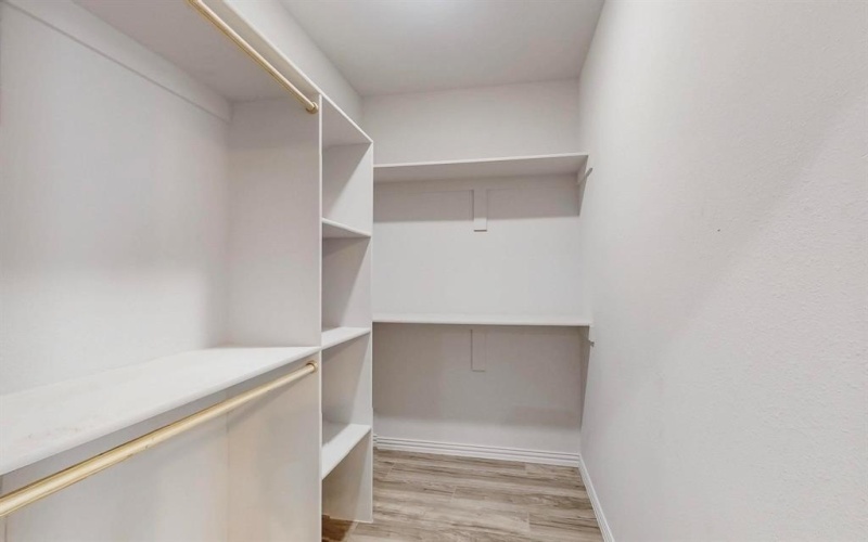 10323 Tamworth Drive, Dallas, TX 75217, 4 Bedrooms Bedrooms, ,3 BathroomsBathrooms,Residential,For Sale,10323 Tamworth Drive,20846602