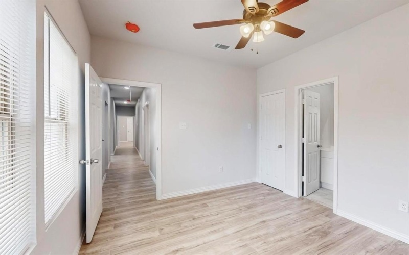 10323 Tamworth Drive, Dallas, TX 75217, 4 Bedrooms Bedrooms, ,3 BathroomsBathrooms,Residential,For Sale,10323 Tamworth Drive,20846602