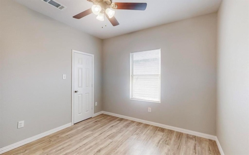 10323 Tamworth Drive, Dallas, TX 75217, 4 Bedrooms Bedrooms, ,3 BathroomsBathrooms,Residential,For Sale,10323 Tamworth Drive,20846602