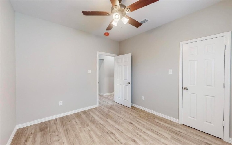 10323 Tamworth Drive, Dallas, TX 75217, 4 Bedrooms Bedrooms, ,3 BathroomsBathrooms,Residential,For Sale,10323 Tamworth Drive,20846602