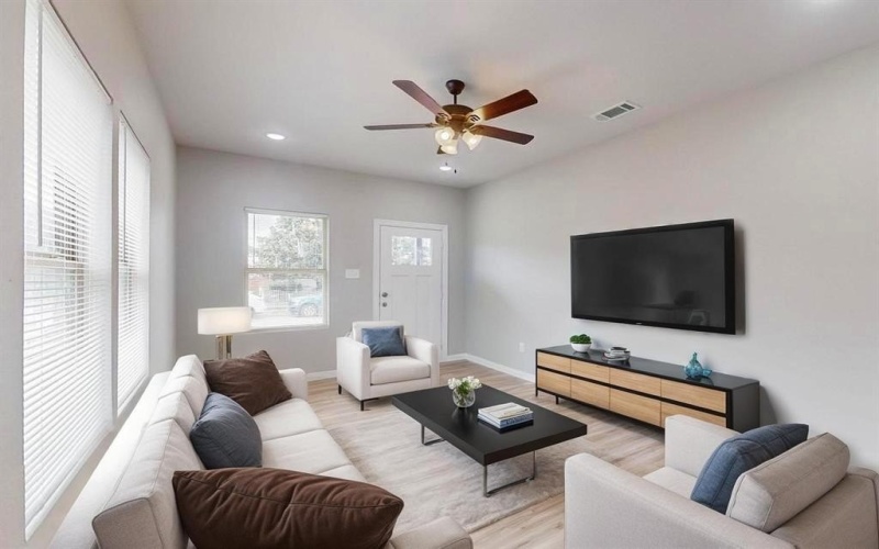 10323 Tamworth Drive, Dallas, TX 75217, 4 Bedrooms Bedrooms, ,3 BathroomsBathrooms,Residential,For Sale,10323 Tamworth Drive,20846602